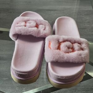 UGG Women's Light Pink Fluffy Slippers